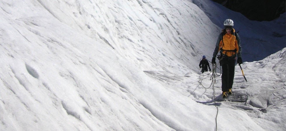 Escursioni e scialpinismo sulle montagne e sui ghiacciai, ecco i consigli e le raccomandazioni delle Guide alpine tra corde